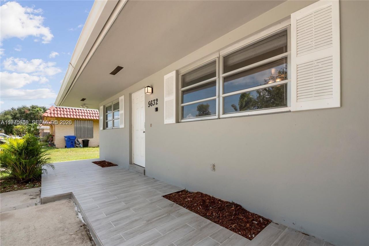 5632 Hayes St, Hollywood, FL 33021 Photo