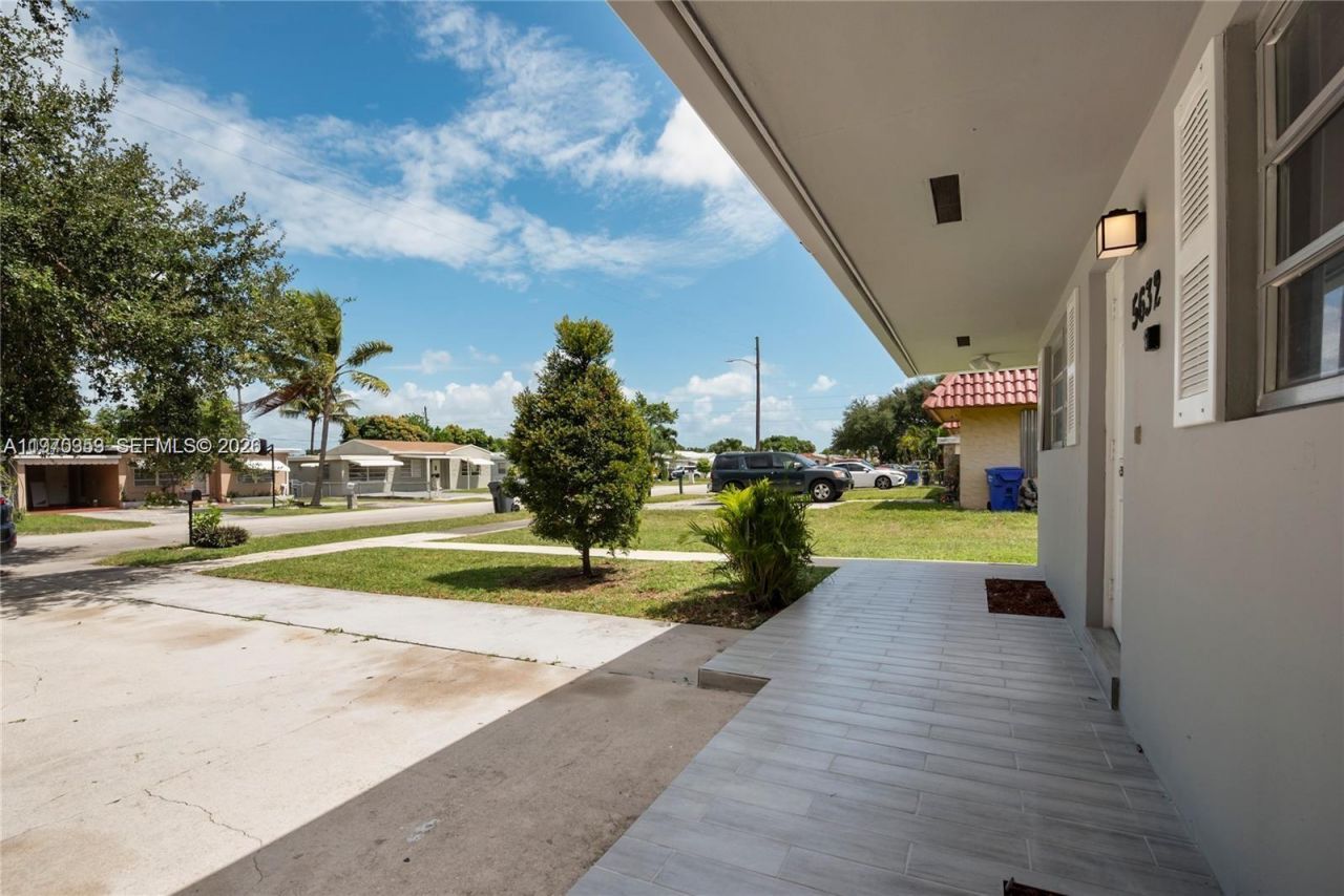 5632 Hayes St, Hollywood, FL 33021 Photo
