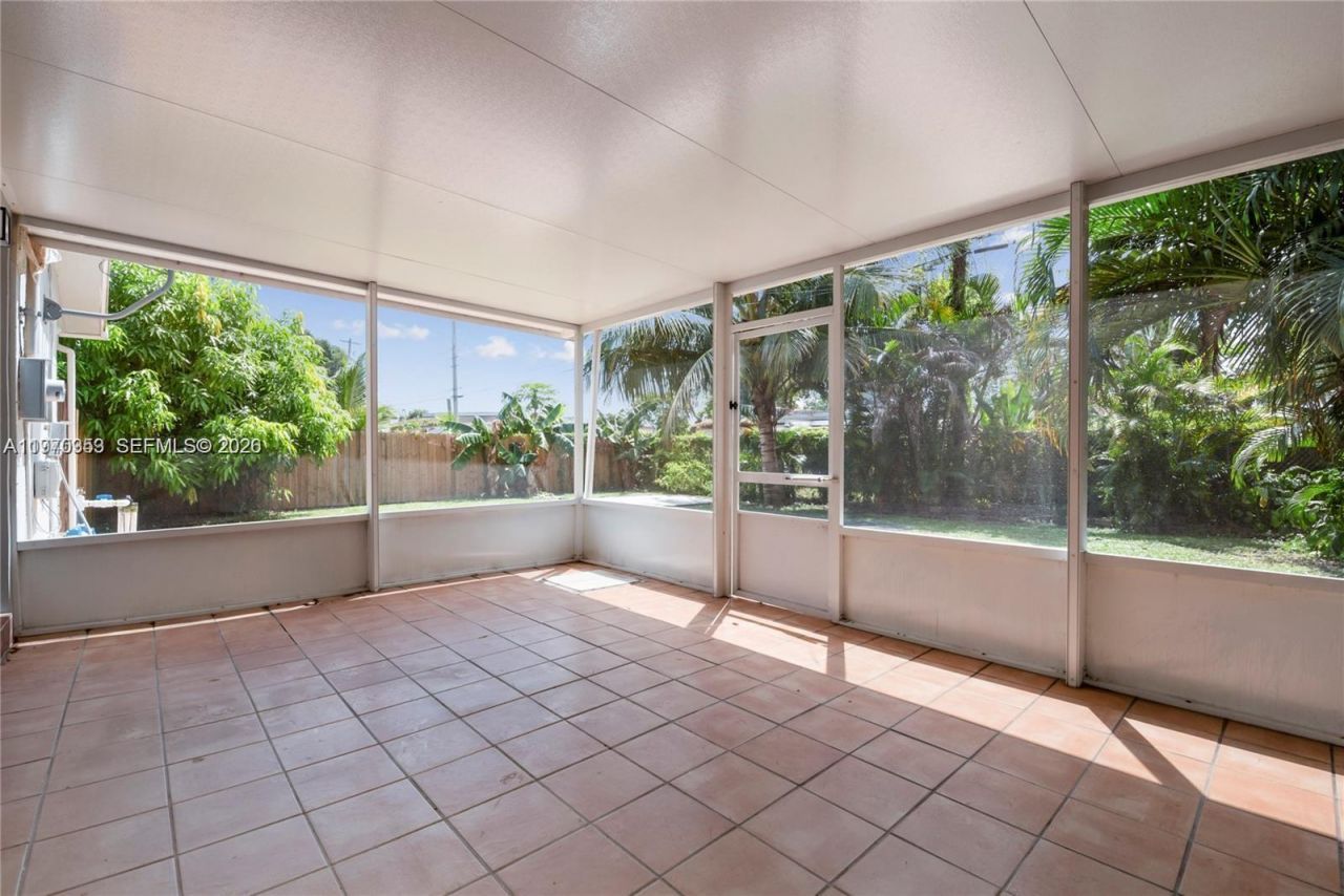 5632 Hayes St, Hollywood, FL 33021 Photo