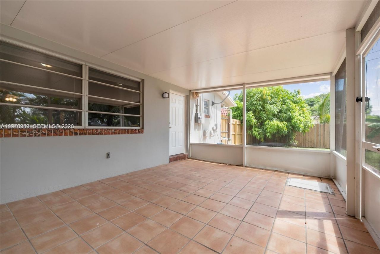 5632 Hayes St, Hollywood, FL 33021 Photo