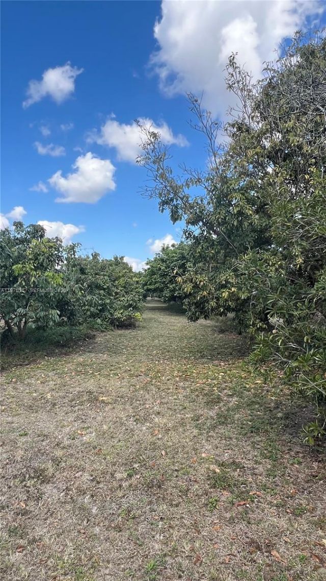 Sw , Miami, FL 33187 Photo