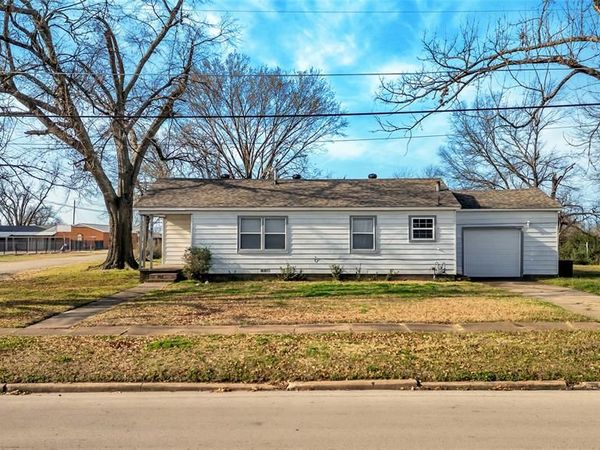 901 Johnson Street, Terrell, TX 75160