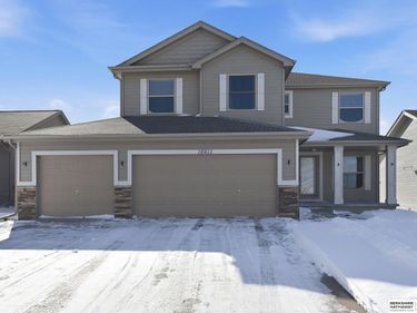 16611 Dora Hamann Parkway, Omaha, NE 68116