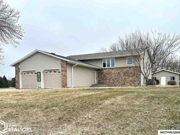407 5th Street N, Northwood, IA 50459