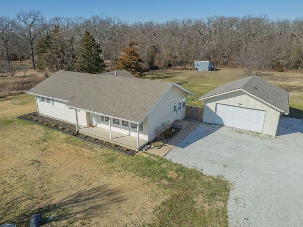 12860 Hickory Drive, Neosho, MO 64850
