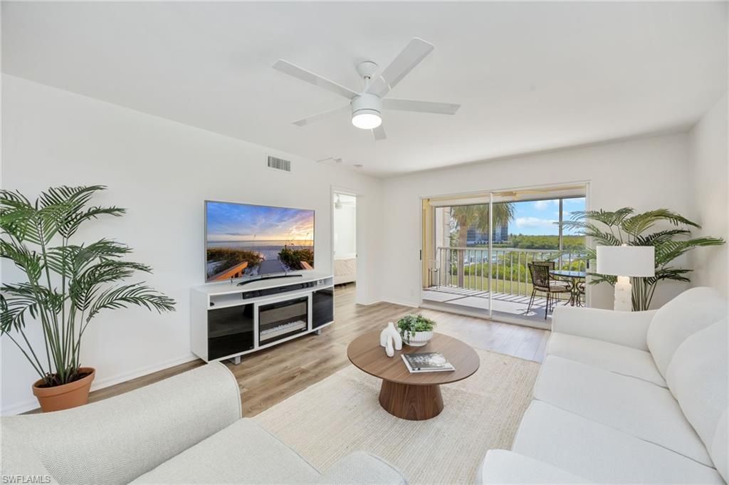 320 Horse Creek Dr, Unit 308, Naples, FL 34110 Photo
