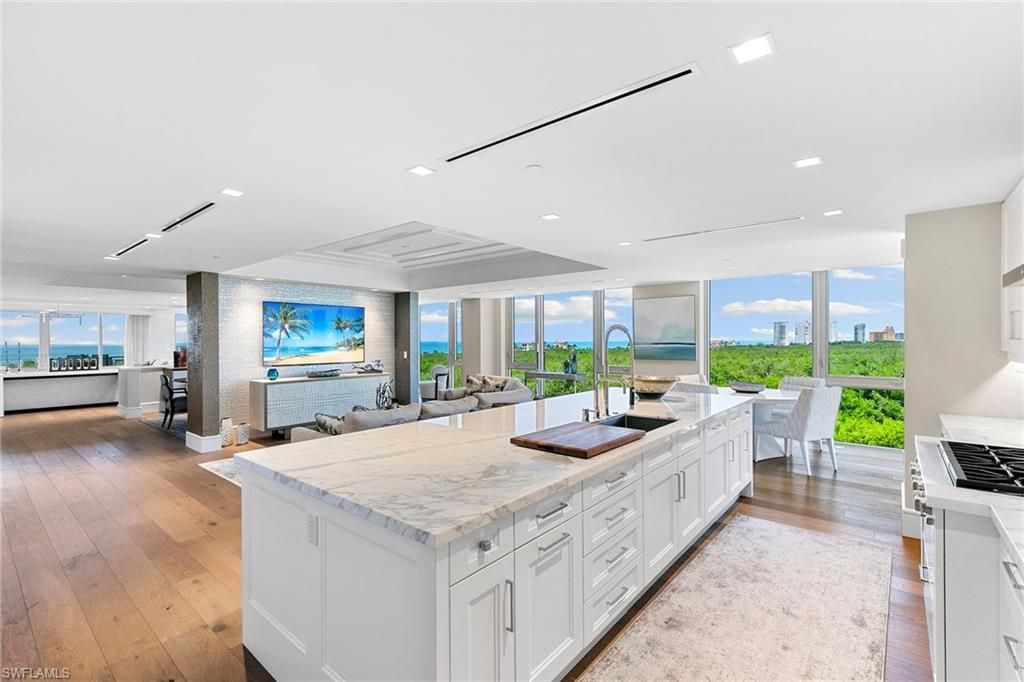 6897 Grenadier Blvd, Unit 704, Naples, FL 34108 Photo