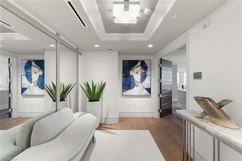 6897 Grenadier Blvd, Unit 704, Naples, FL 34108 Photo