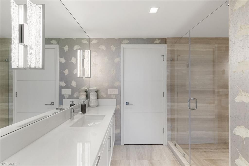 6897 Grenadier Blvd, Unit 704, Naples, FL 34108 Photo