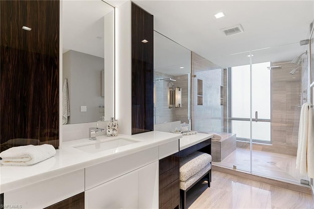 6897 Grenadier Blvd, Unit 704, Naples, FL 34108 Photo