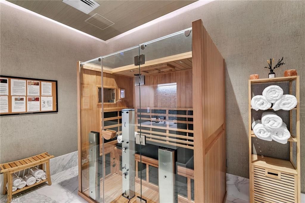 6897 Grenadier Blvd, Unit 704, Naples, FL 34108 Photo