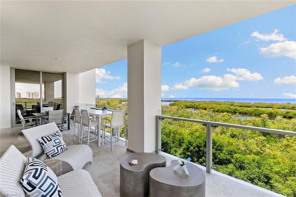 6897 Grenadier Blvd, Unit 704, Naples, FL 34108 Photo