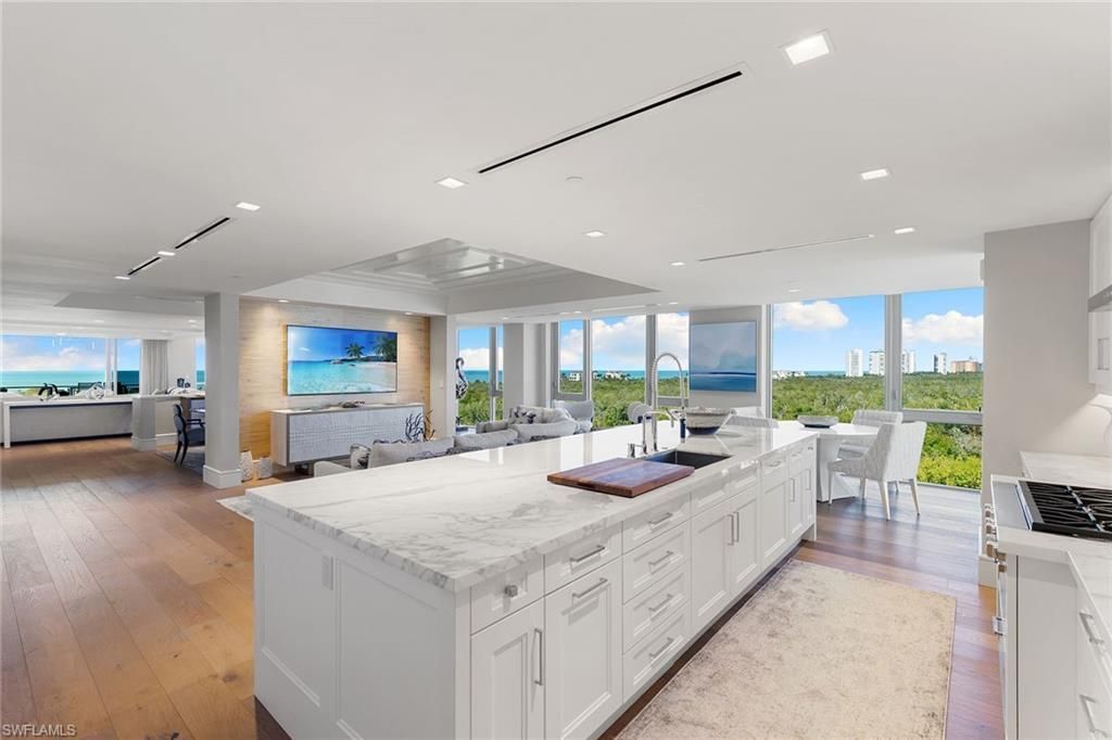 6897 Grenadier Blvd, Unit 704, Naples, FL 34108 Photo