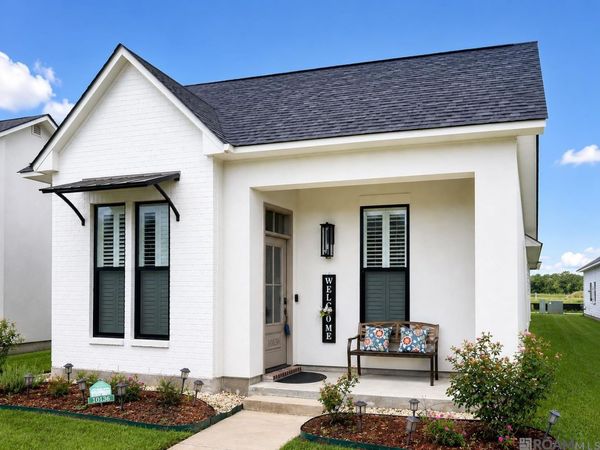 10136 Grayton Dr, Central, LA 70818