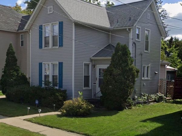 223 W Avon Street, Freeport, IL 61032