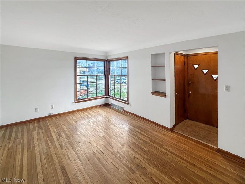 5610 Renwood Drive, Parma, OH 44129 Photo 2