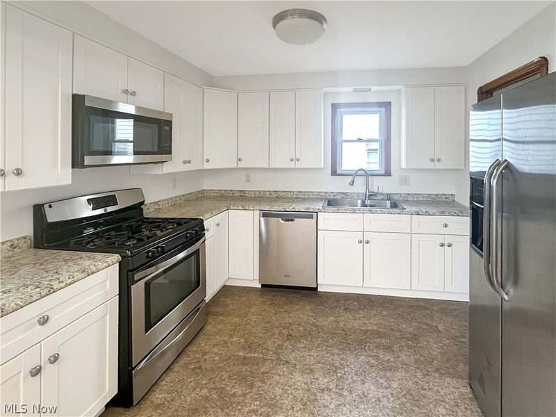 5610 Renwood Drive, Parma, OH 44129 Photo 5