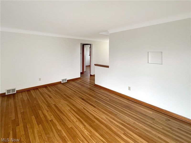 5610 Renwood Drive, Parma, OH 44129 Photo 9