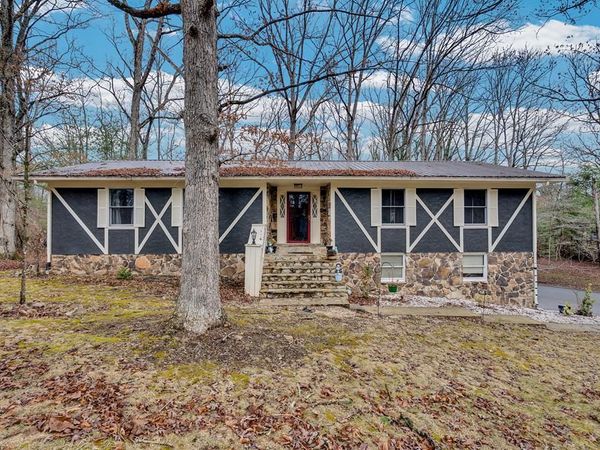 148 Camelia Dr, Crossville, TN 38555