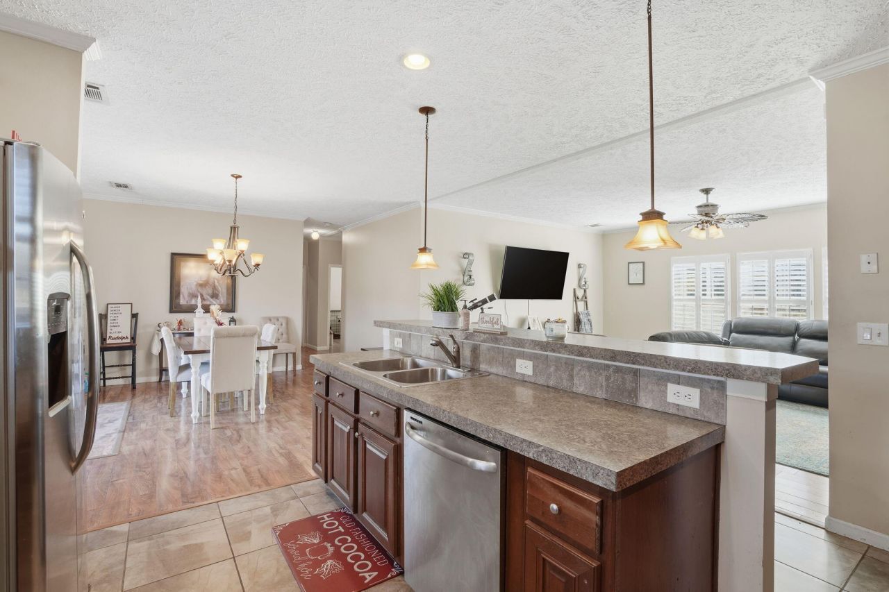 185 Gabby Hall Court Photo 10