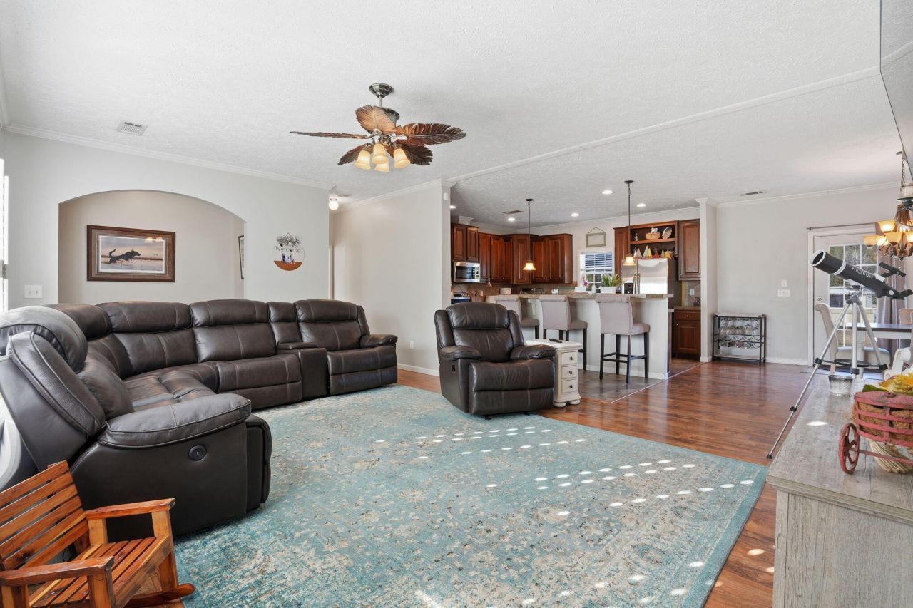 185 Gabby Hall Court Photo 16