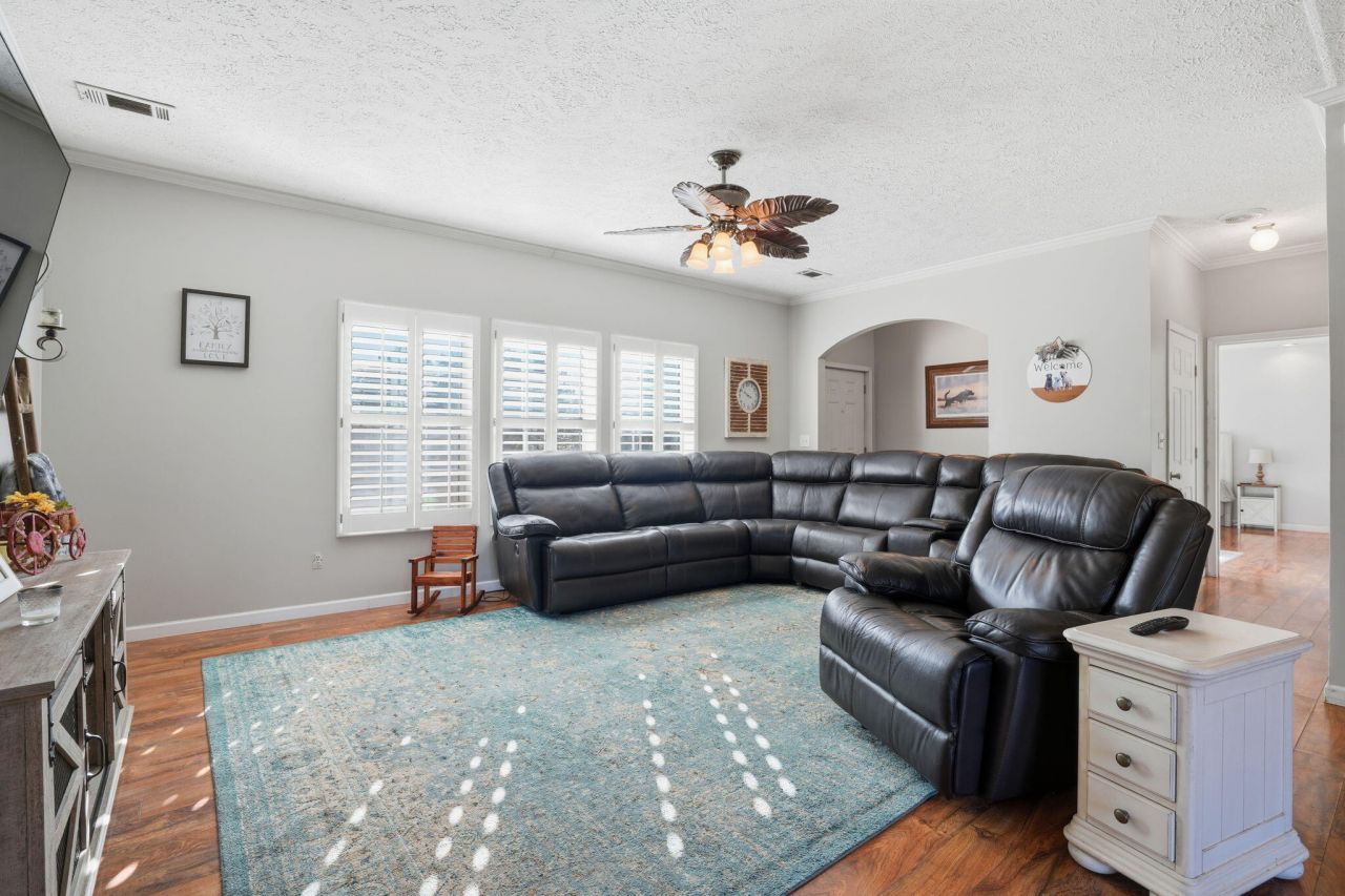 185 Gabby Hall Court Photo 17