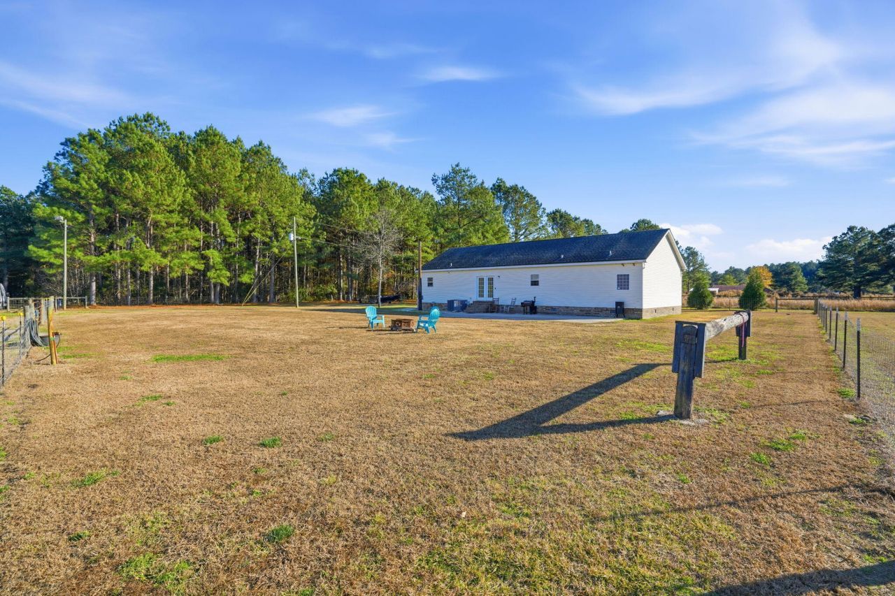 185 Gabby Hall Court Photo 5