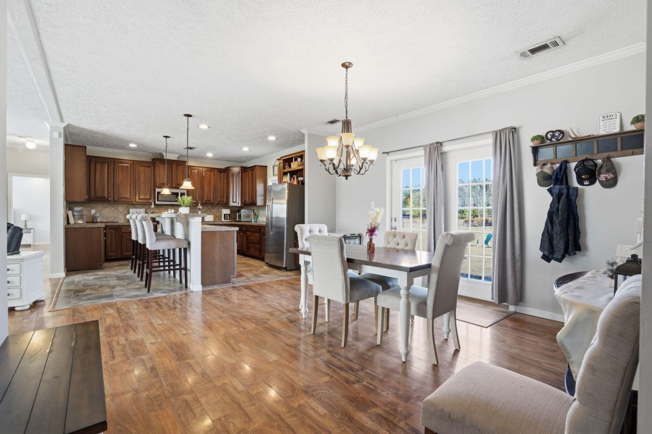 185 Gabby Hall Court Photo 9