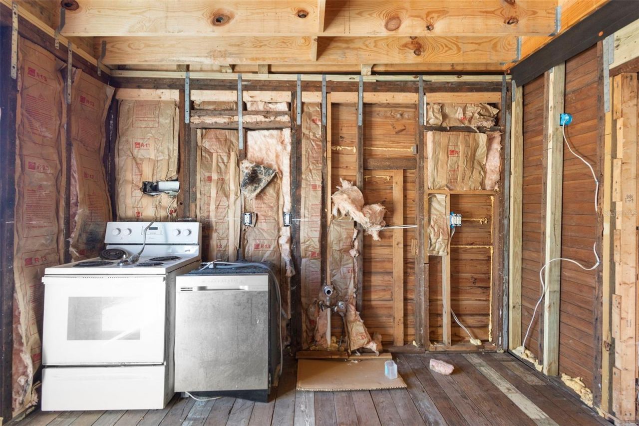 212 Mary Avenue, New Smyrna Beach, FL 32168 Photo