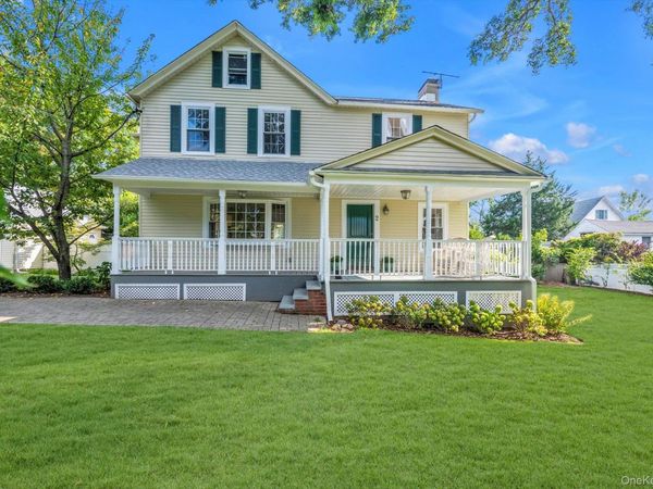 2 Smull Lane , Port Washington, NY 11050