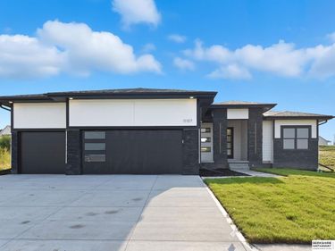 11107 S 218th Street, Gretna, NE 68028