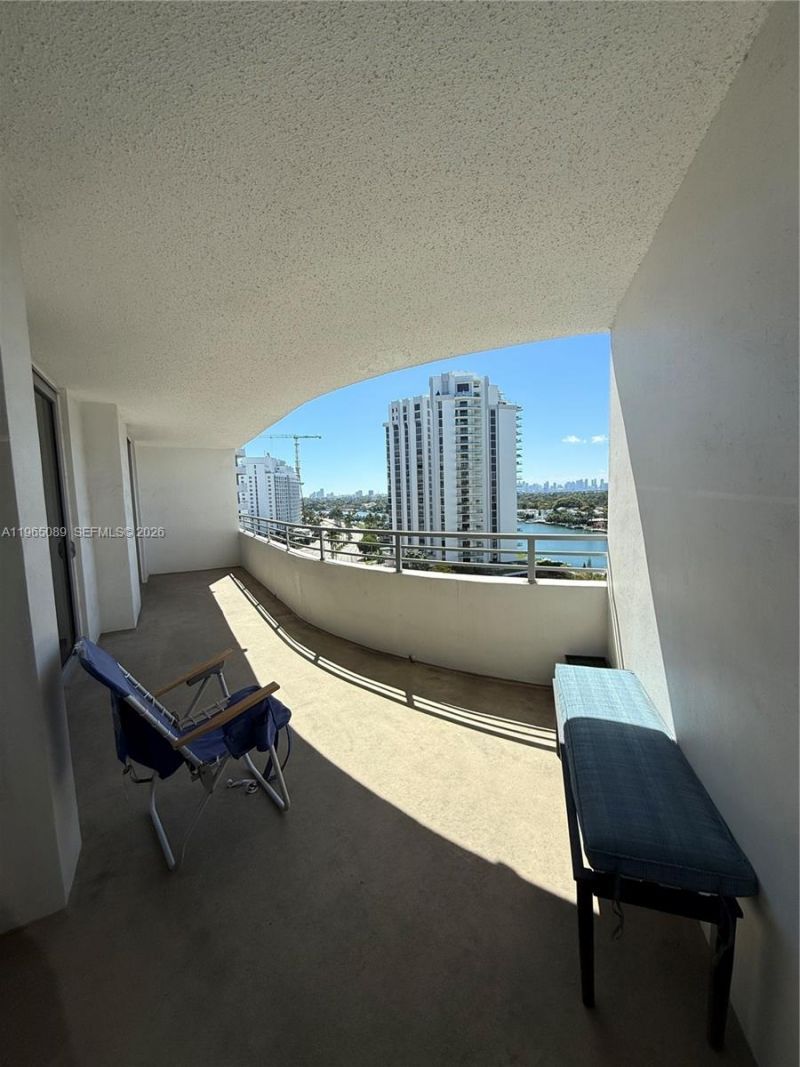 5555 Collins Ave, Unit 12Z, Miami Beach, FL 33140 Photo