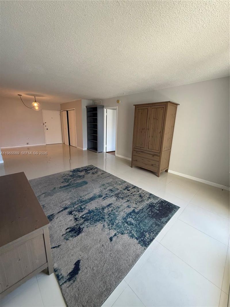 5555 Collins Ave, Unit 12Z, Miami Beach, FL 33140 Photo