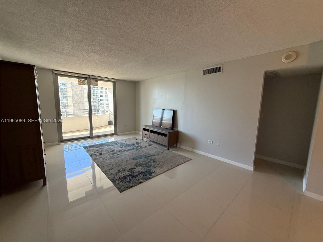 5555 Collins Ave, Unit 12Z, Miami Beach, FL 33140 Photo