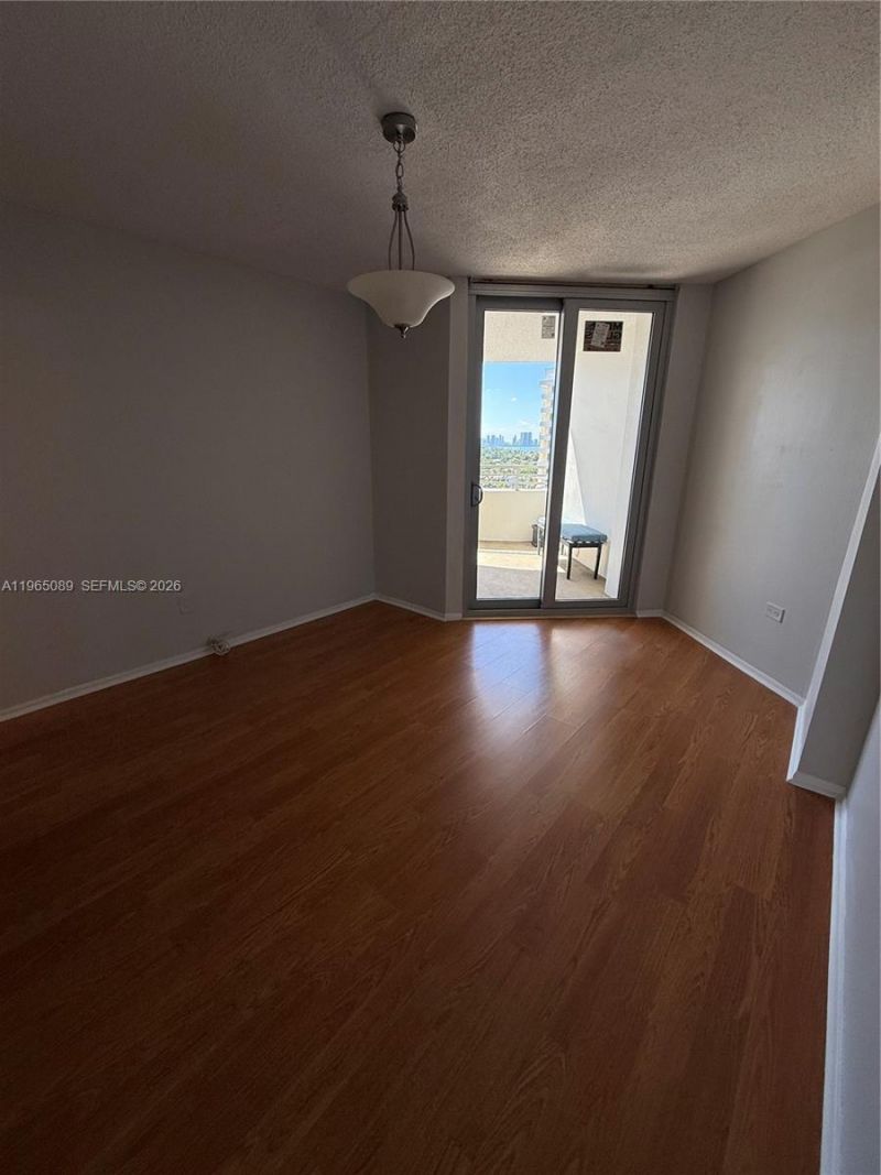 5555 Collins Ave, Unit 12Z, Miami Beach, FL 33140 Photo