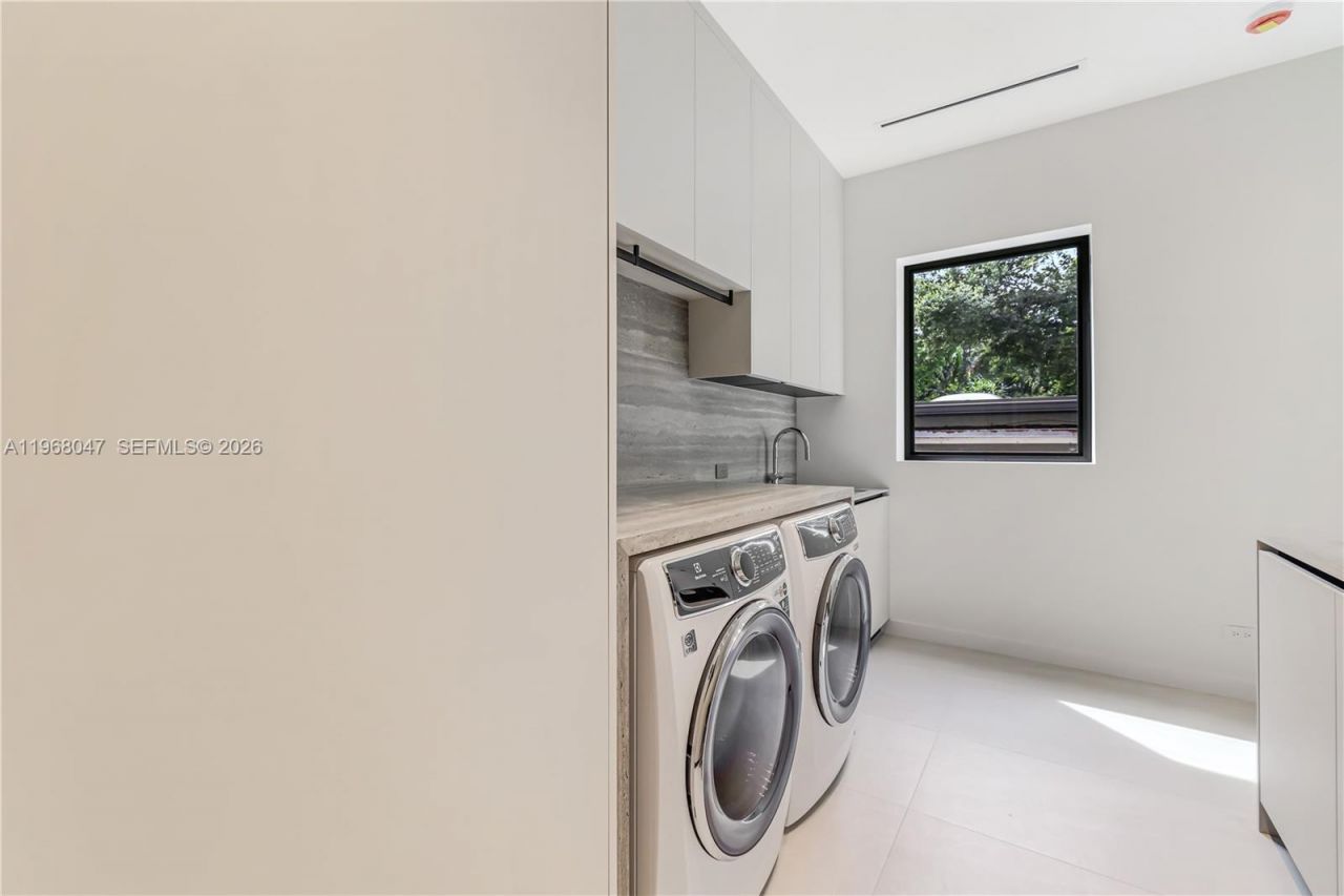 2497 Abaco Ave, Miami, FL 33133 Photo