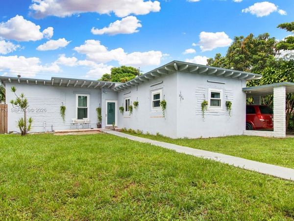 335 NW 109th St , Miami, FL 33168