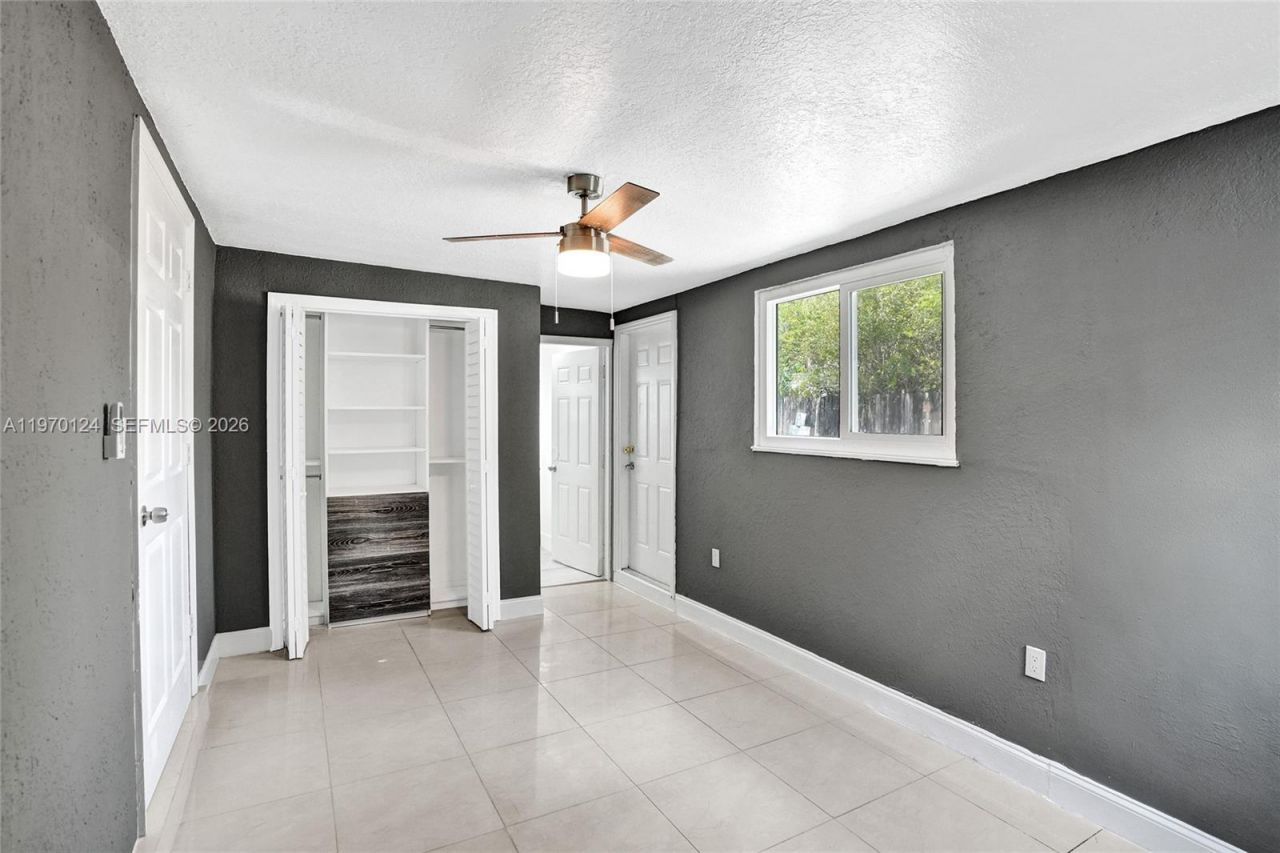 335 NW 109th St , Miami, FL 33168 Photo