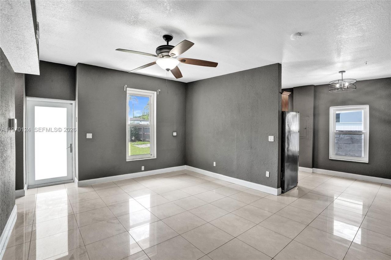 335 NW 109th St , Miami, FL 33168 Photo