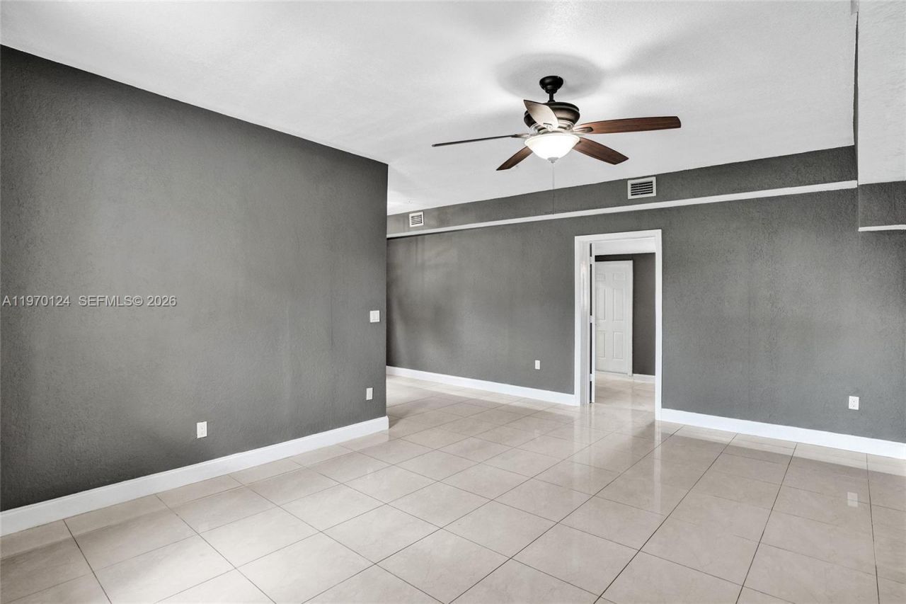 335 NW 109th St , Miami, FL 33168 Photo