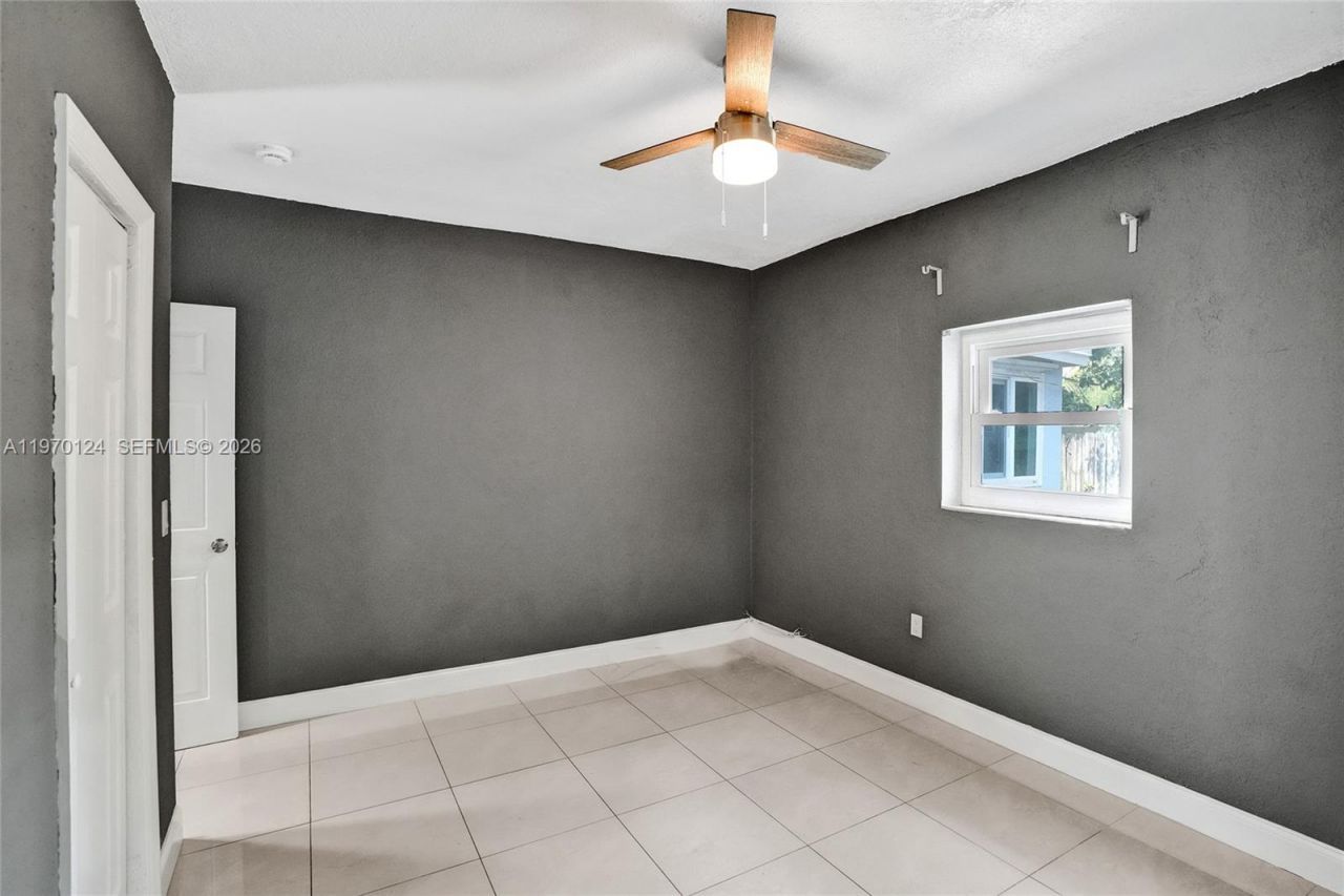 335 NW 109th St , Miami, FL 33168 Photo