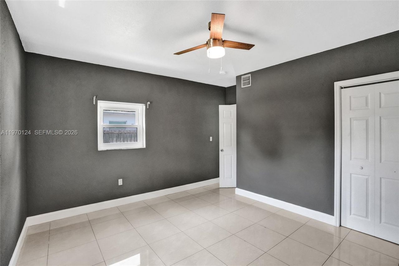 335 NW 109th St , Miami, FL 33168 Photo