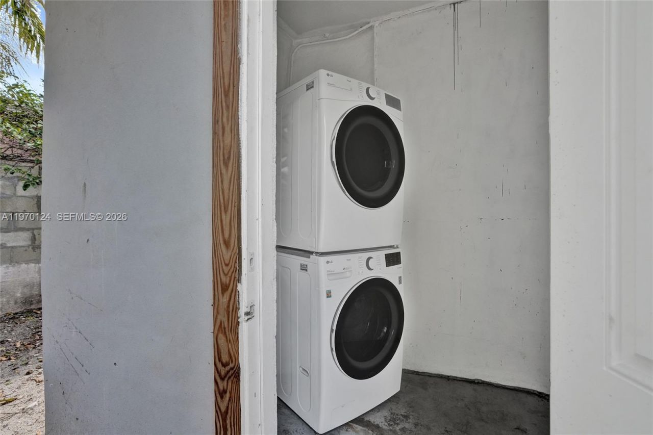 335 NW 109th St , Miami, FL 33168 Photo