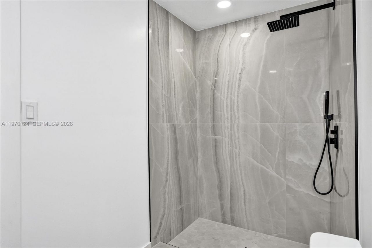 335 NW 109th St , Miami, FL 33168 Photo