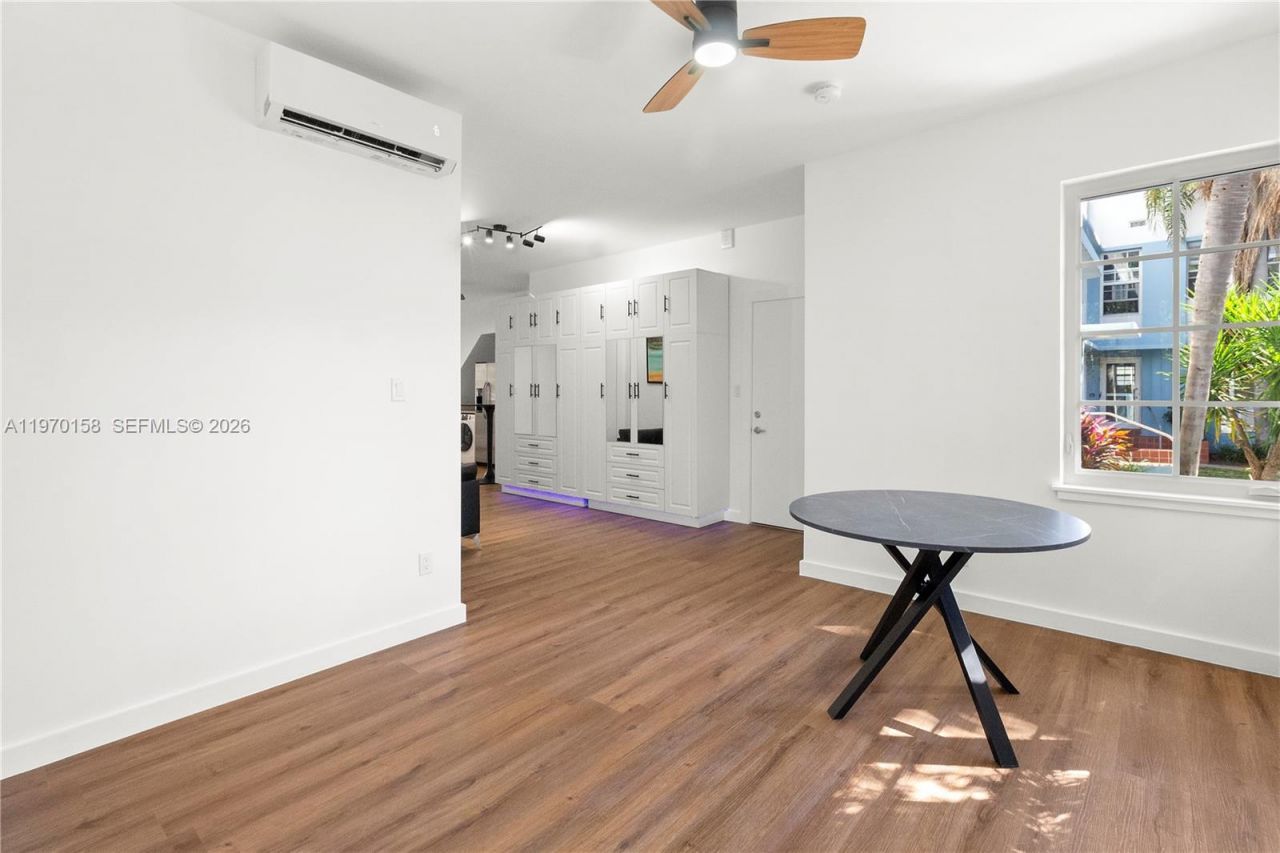 1009 Meridian Ave, Unit 14, Miami Beach, FL 33139 Photo