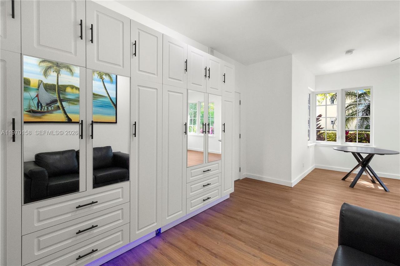 1009 Meridian Ave, Unit 14, Miami Beach, FL 33139 Photo