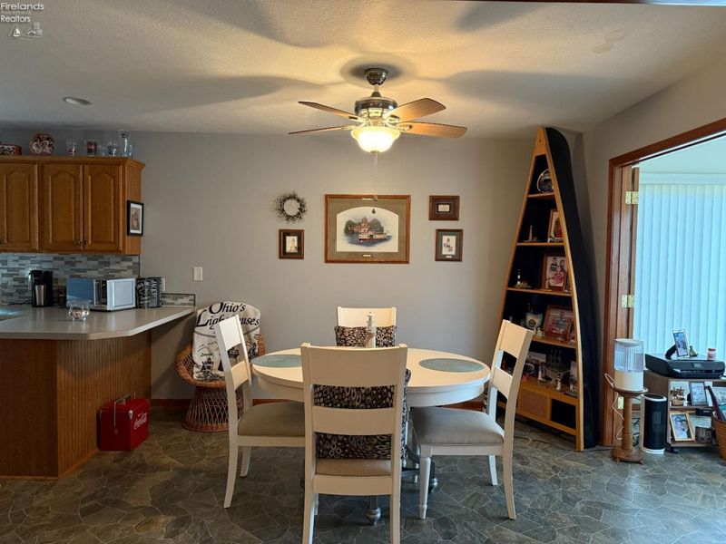 318 Country Meadows Drive, Oak Harbor, OH 43449 Photo 15