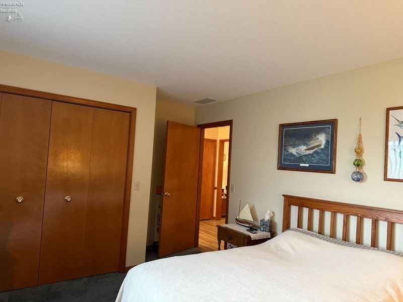 318 Country Meadows Drive, Oak Harbor, OH 43449 Photo 24