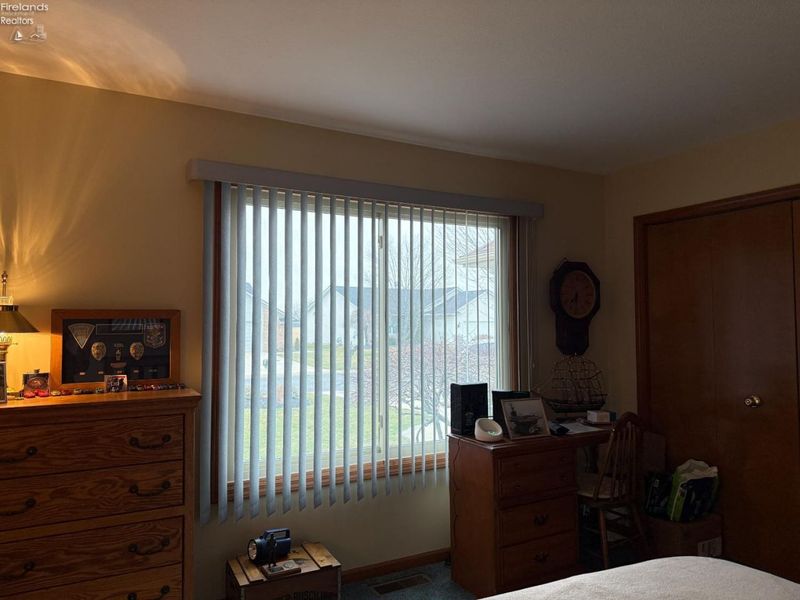 318 Country Meadows Drive, Oak Harbor, OH 43449 Photo 25