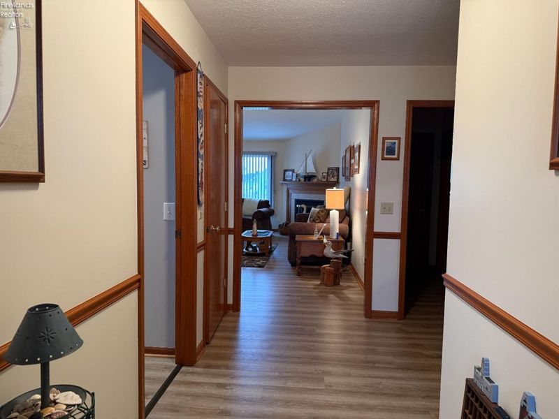 318 Country Meadows Drive, Oak Harbor, OH 43449 Photo 7